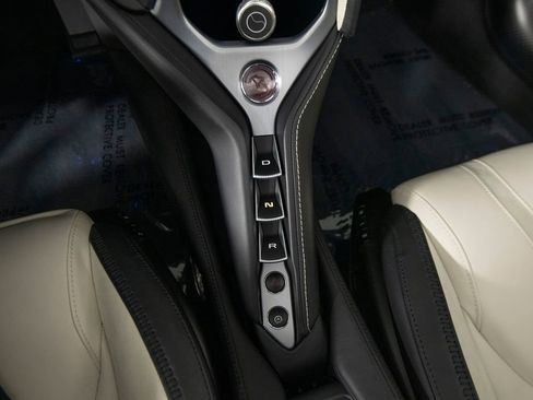 Used 2024 McLaren 750S Spider RWD image 23