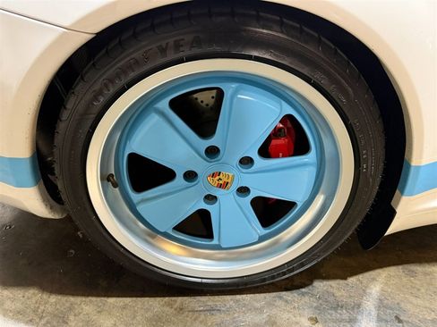 Used 2006 Porsche 911 image 40