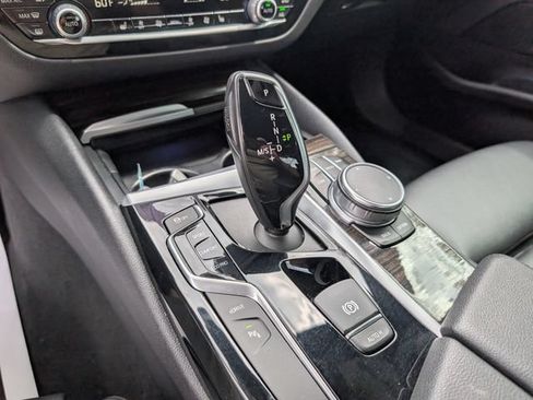 Used 2019 BMW 530e w/ Convenience Package RWD image 18