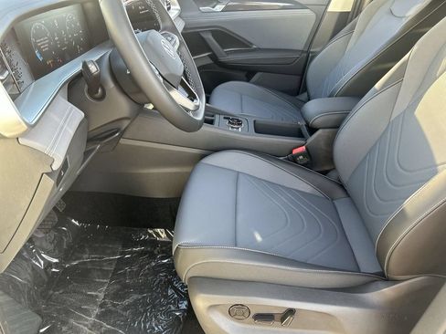 New 2026 Volkswagen Tiguan SE FWD image 15