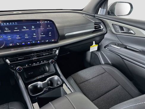 New 2026 Chevrolet Traverse LT w/ Midnight/Sport Edition FWD image 22