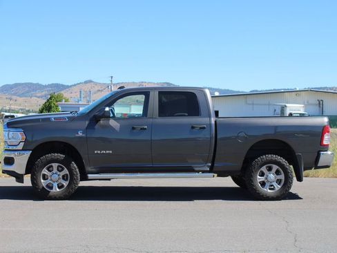Used 2022 RAM 2500 Big Horn AWD/4WD image 3