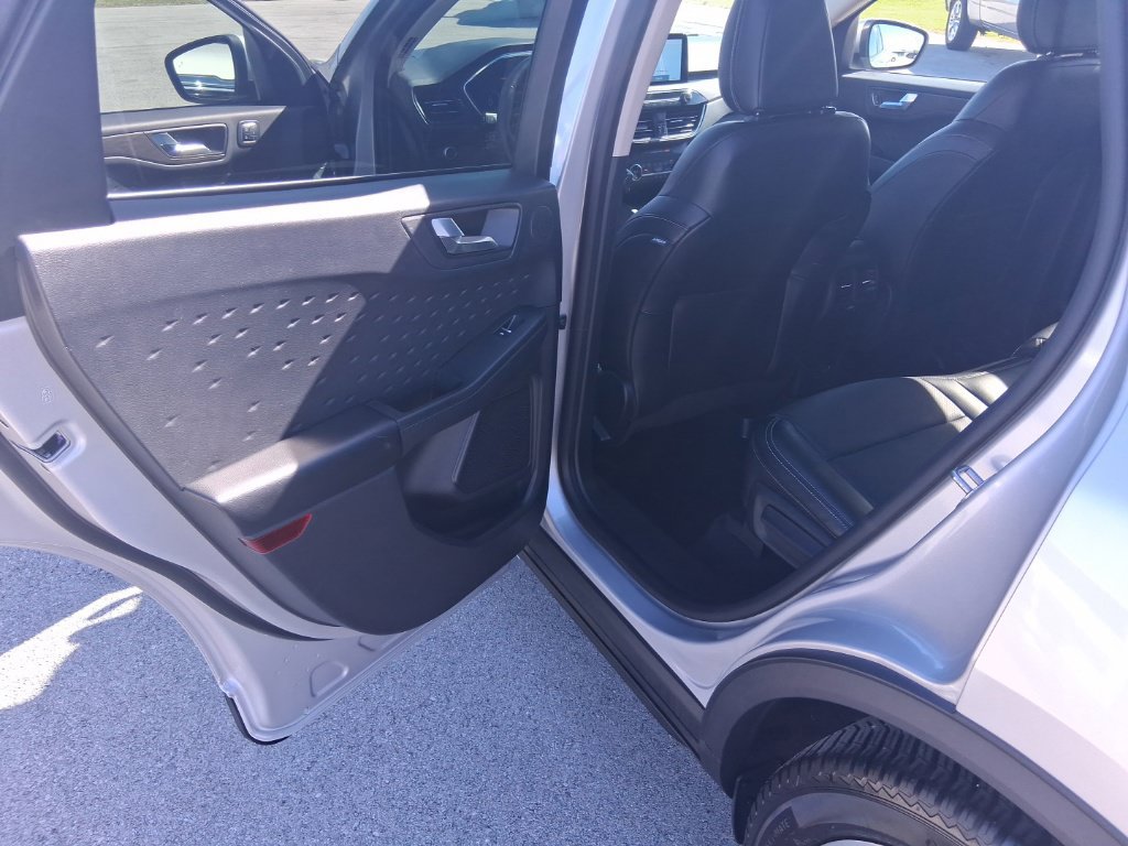 Used 2020 Ford Escape Titanium FWD image 25