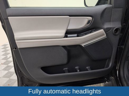 Used 2025 Ford Expedition Active image 42