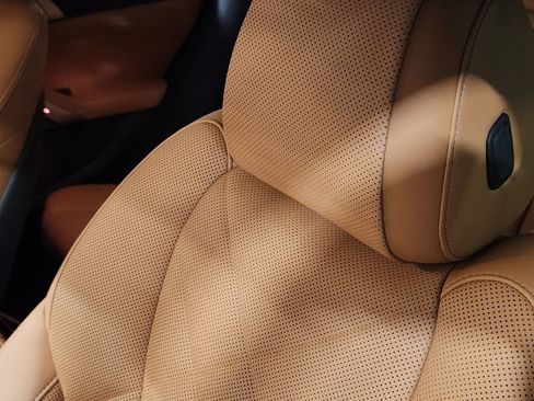 Used 2023 BMW X6 xDrive40i w/ Executive Package image 32