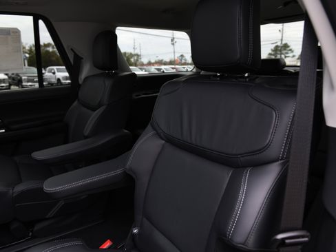 New 2025 Ford Expedition Platinum w/ Driver's Package image 47