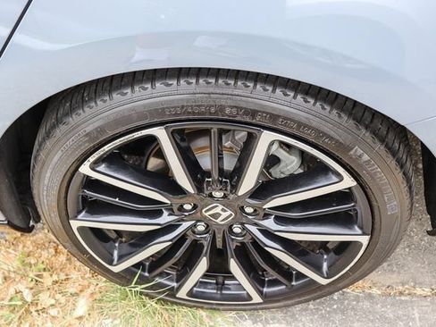 Used 2023 Honda Accord Touring image 9