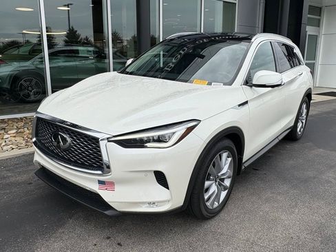 Used 2020 INFINITI QX50 Essential w/ Convenience Package AWD/4WD image 2