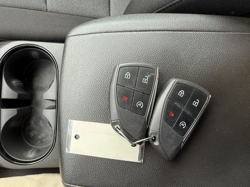 Used 2025 Chevrolet Colorado Trail Boss AWD/4WD image 33