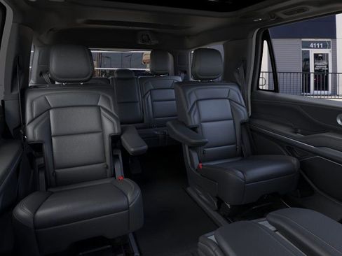 New 2025 Lincoln Navigator Reserve w/ Jet Appearance Package image 11
