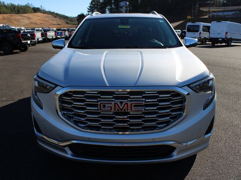 Used 2020 GMC Terrain Denali w/ Denali Premium Package image 8