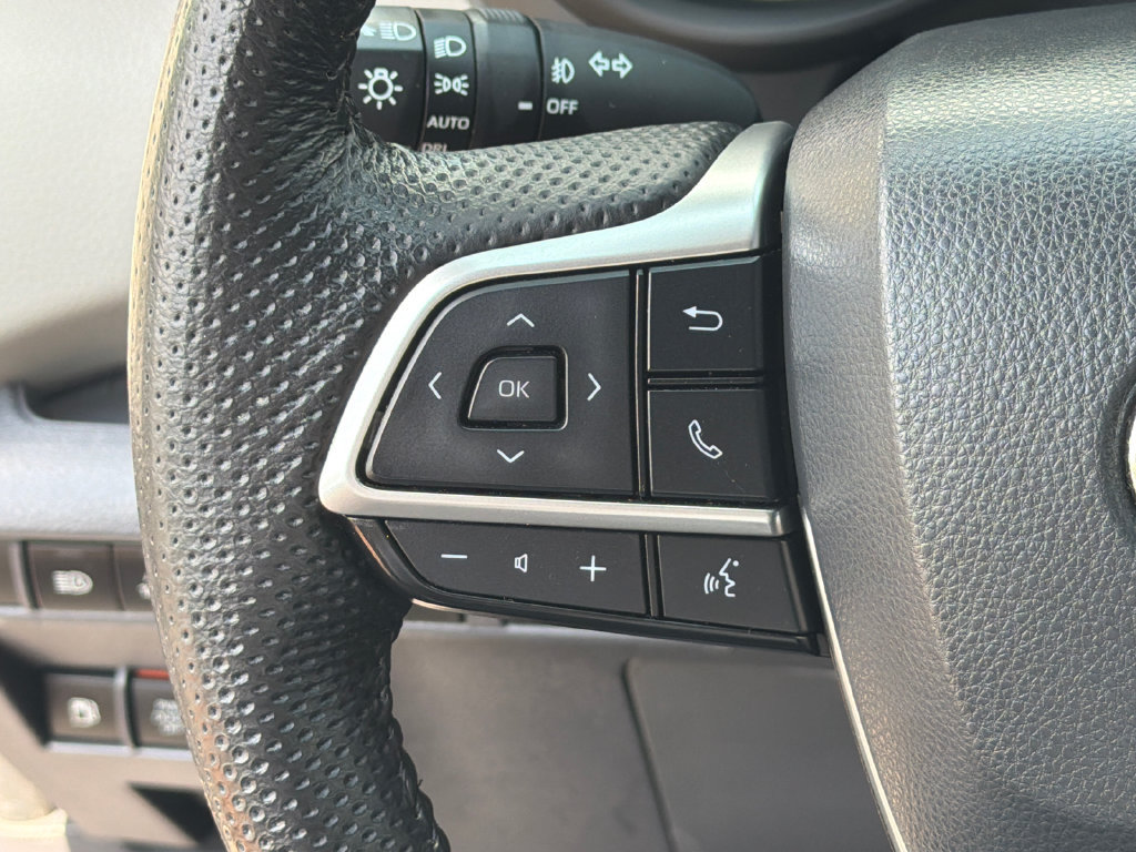 Used 2022 Toyota Sienna Limited AWD/4WD image 25