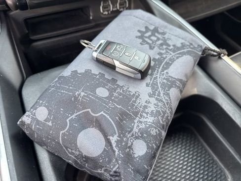 Used 2021 RAM 1500 Laramie image 42