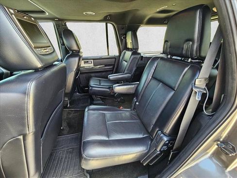 Used 2017 Ford Expedition XLT w/ Equipment Group 202A RWD image 20