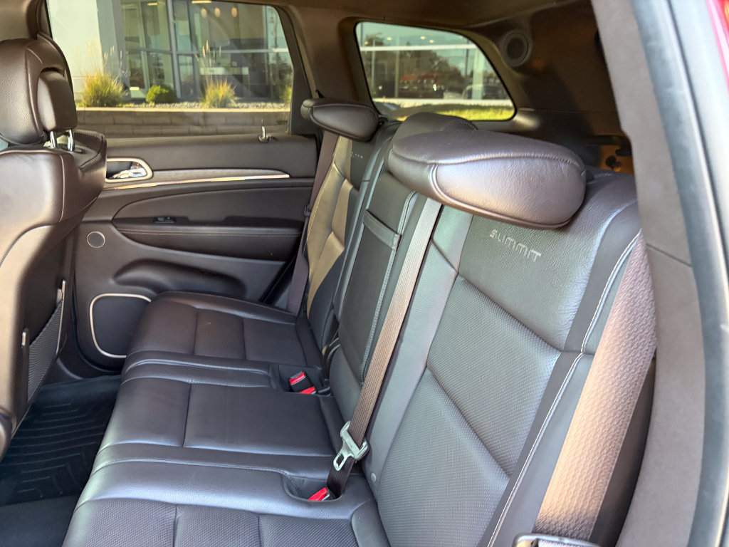 Used 2017 Jeep Grand Cherokee Summit AWD/4WD image 12