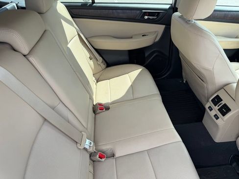 Used 2017 Subaru Outback 2.5i Limited AWD/4WD image 17