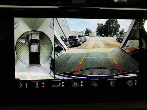 Used 2025 GMC Sierra 2500 AT4 AWD/4WD image 11