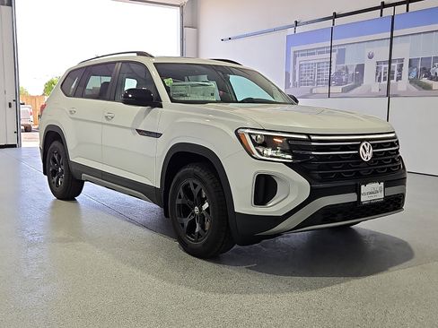 New 2026 Volkswagen Atlas Peak Edition AWD/4WD image 5