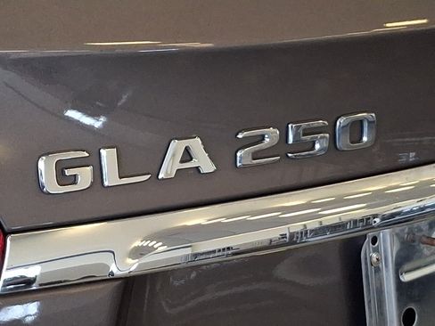 Used 2017 Mercedes-Benz GLA 250 4MATIC image 32