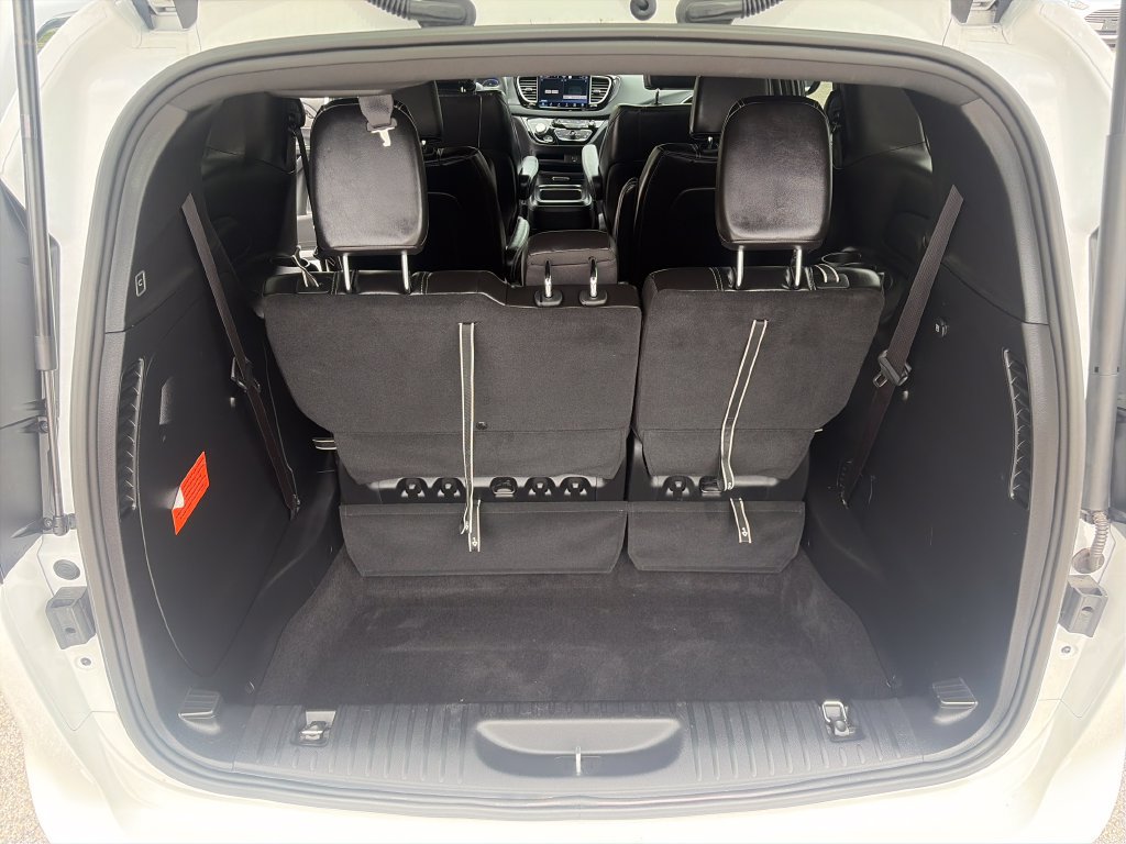 Used 2026 Chrysler Pacifica Select FWD image 22