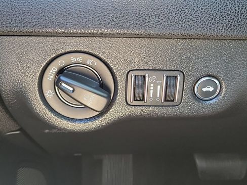 Used 2014 Chrysler 300 S RWD image 18