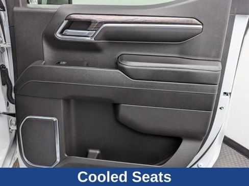 Used 2023 Chevrolet Silverado 1500 LTZ AWD/4WD image 19