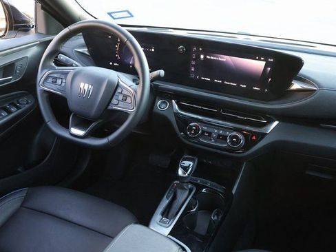 Used 2025 Buick Envista Sport Touring FWD image 12
