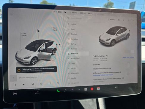 Used 2024 Tesla Model Y Long Range AWD/4WD image 30
