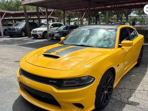 Used 2018 Dodge Charger R/T image 3