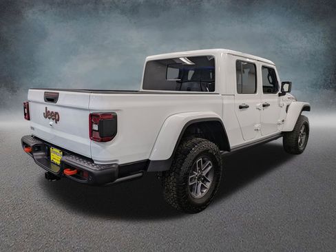 Used 2025 Jeep Gladiator Mojave AWD/4WD image 4