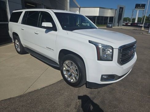 Used 2016 GMC Yukon XL SLT w/ Open Road Package AWD/4WD image 12