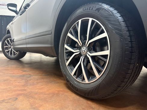 Used 2019 Volkswagen Tiguan SE AWD/4WD image 38