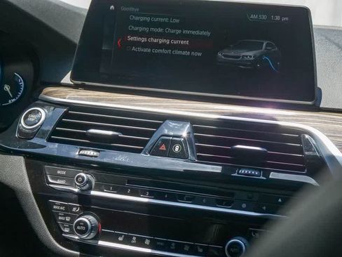 Used 2019 BMW 530e w/ Premium Package RWD image 12