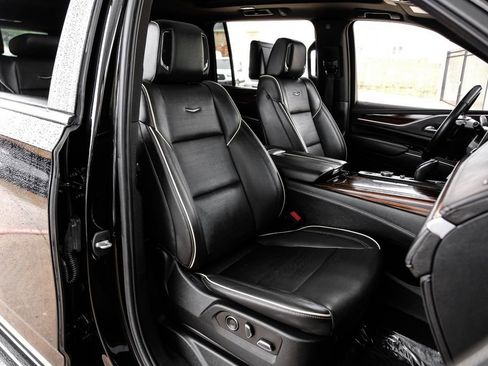 Used 2021 Cadillac Escalade ESV Premium Luxury image 35