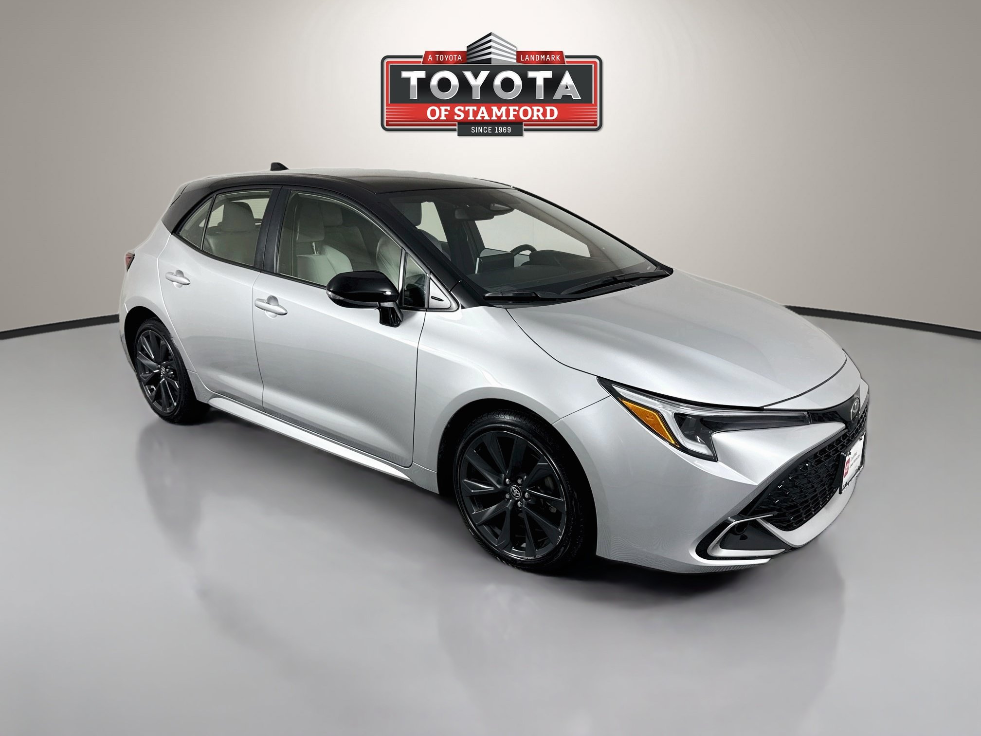 Certified 2025 Toyota Corolla XSE FWD image 1