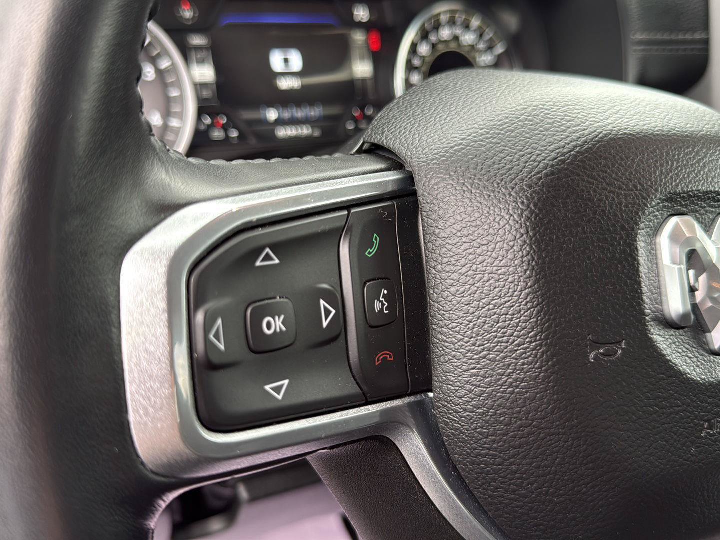 Used 2023 RAM 1500 Laramie AWD/4WD image 11
