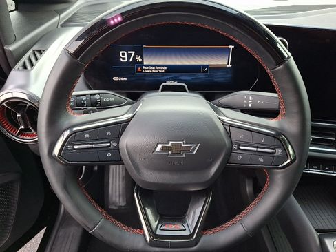 Certified 2024 Chevrolet Equinox EV RS FWD image 19