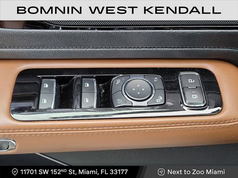 Used 2023 Lincoln Aviator Reserve image 30