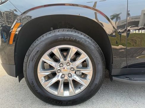 Used 2025 Chevrolet Suburban Premier AWD/4WD image 11