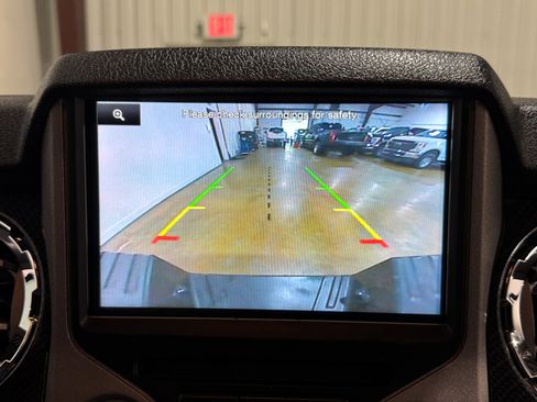 Used 2015 Ford F250 Lariat w/ Lariat Interior Package image 37