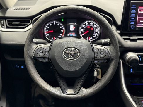 Used 2021 Toyota RAV4 LE image 15