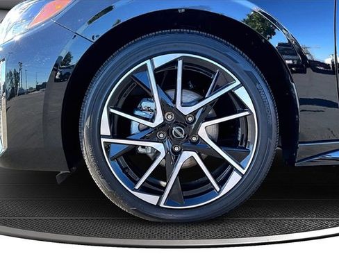 Certified 2025 Nissan Sentra SR w/ SR Premium Package image 33