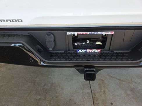 Used 2024 Chevrolet Colorado Trail Boss w/ Technology Package AWD/4WD image 25