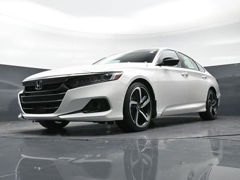 Used 2022 Honda Accord Sport image 18