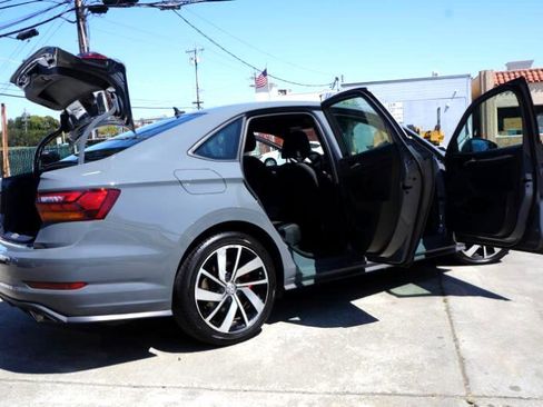 Used 2019 Volkswagen Jetta GLI image 19
