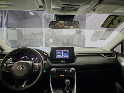 Used 2021 Toyota RAV4 XLE w/ Convenience Package image 30