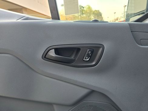 Used 2019 Ford Transit 250 138 image 27