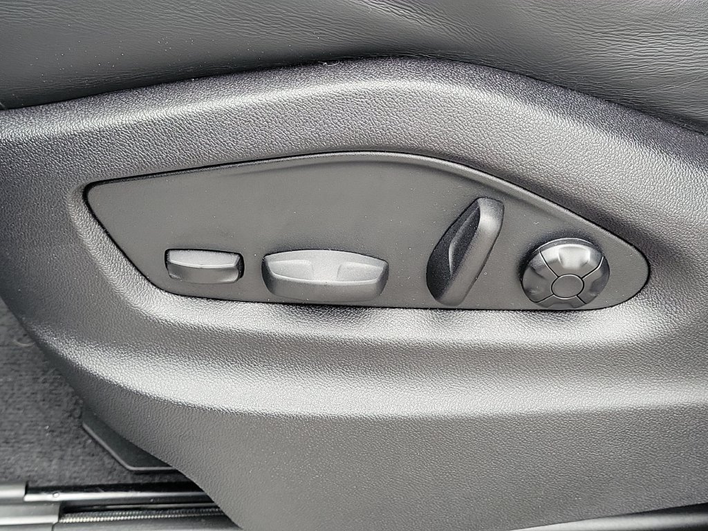 Certified 2024 Porsche Cayenne Coupe AWD/4WD image 28