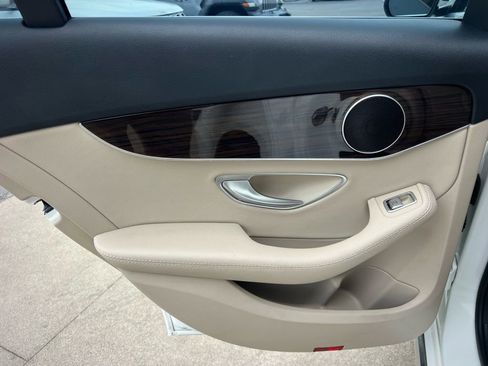 Used 2019 Mercedes-Benz C 300 Sedan image 20