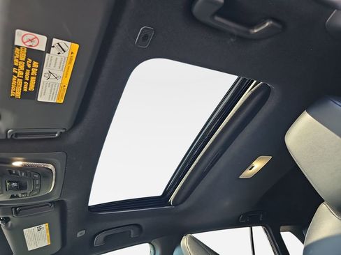 Used 2025 Toyota Corolla Cross AWD Hybrid w/ Convenience Package image 33